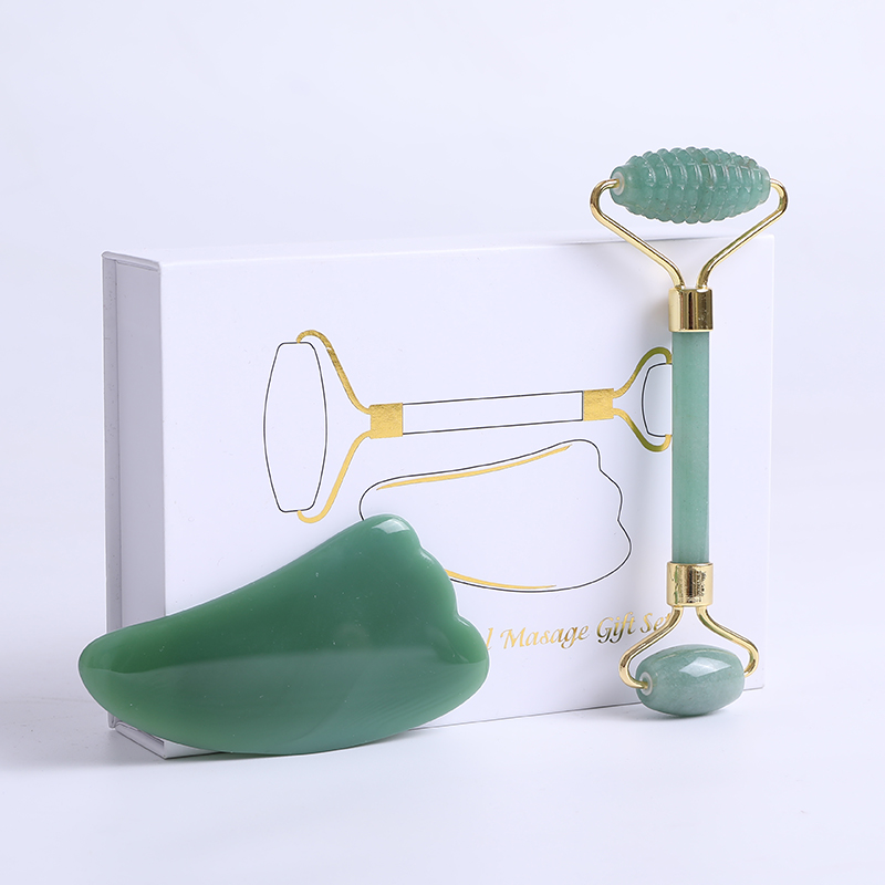 مدلك الوجه بحجر الأفنتورين الط - مراجعة Jade Roller Gua Sha وسعره