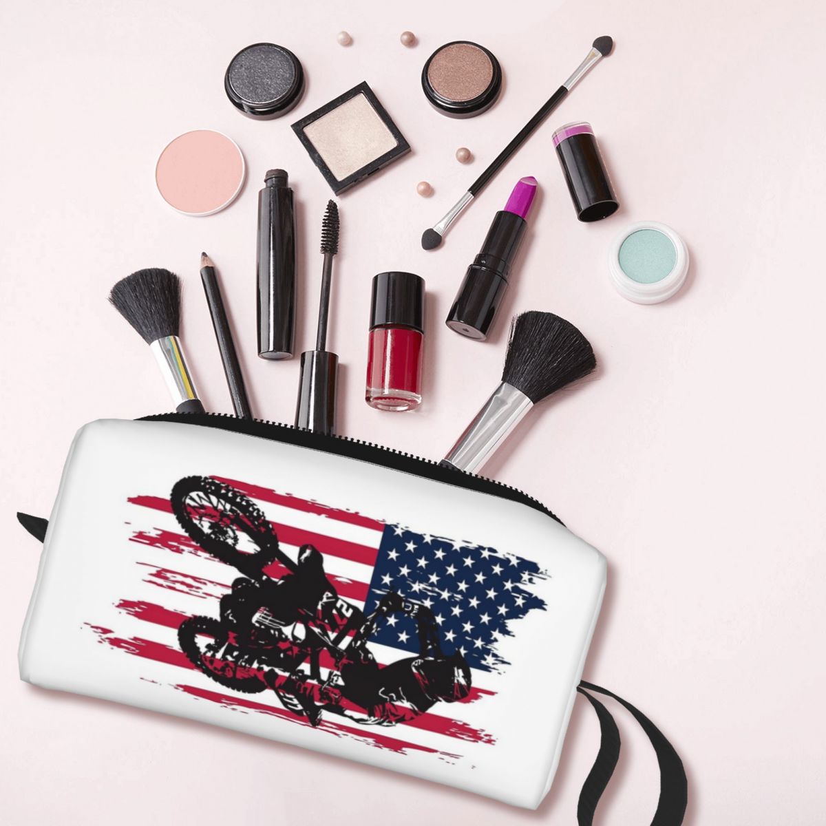 حقيبة مكياج بتصميم علم الولايا - مراجعة Beauty Makeup Usa وسعره